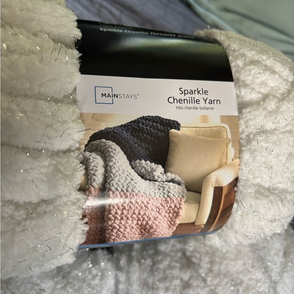 Sparkle Chenille Yarn in White. You get a bundle of four. - Picture 2 of 5